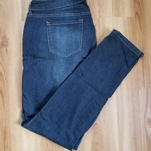 NWOT Torrid Jeans Size 14R Curvy Skinny
